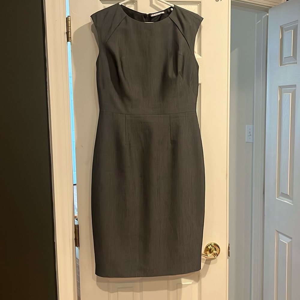 T Tahari Grey Cap Sleeve Knee Length Dress 8